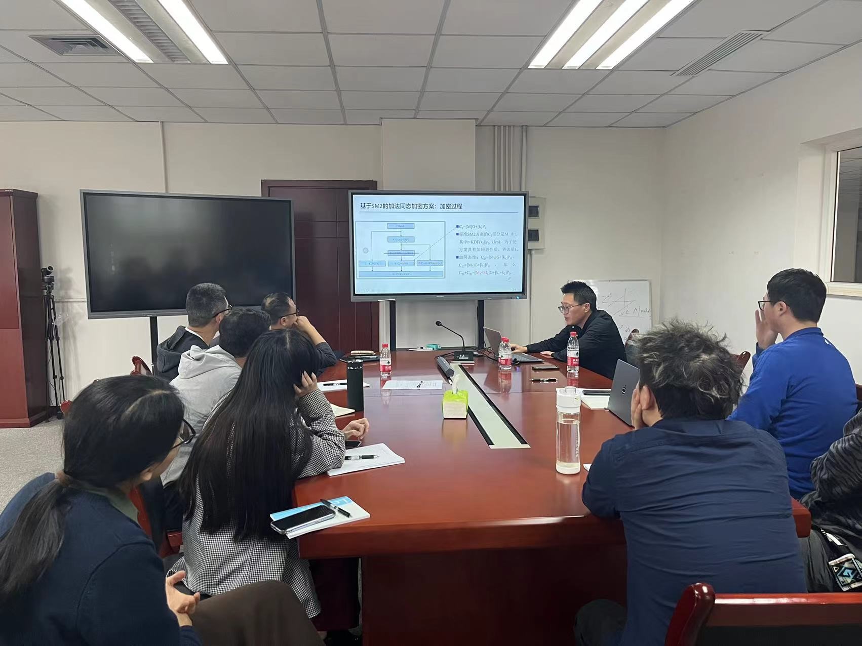 重庆邮电大学唐飞教授访问实验室并做学术报告