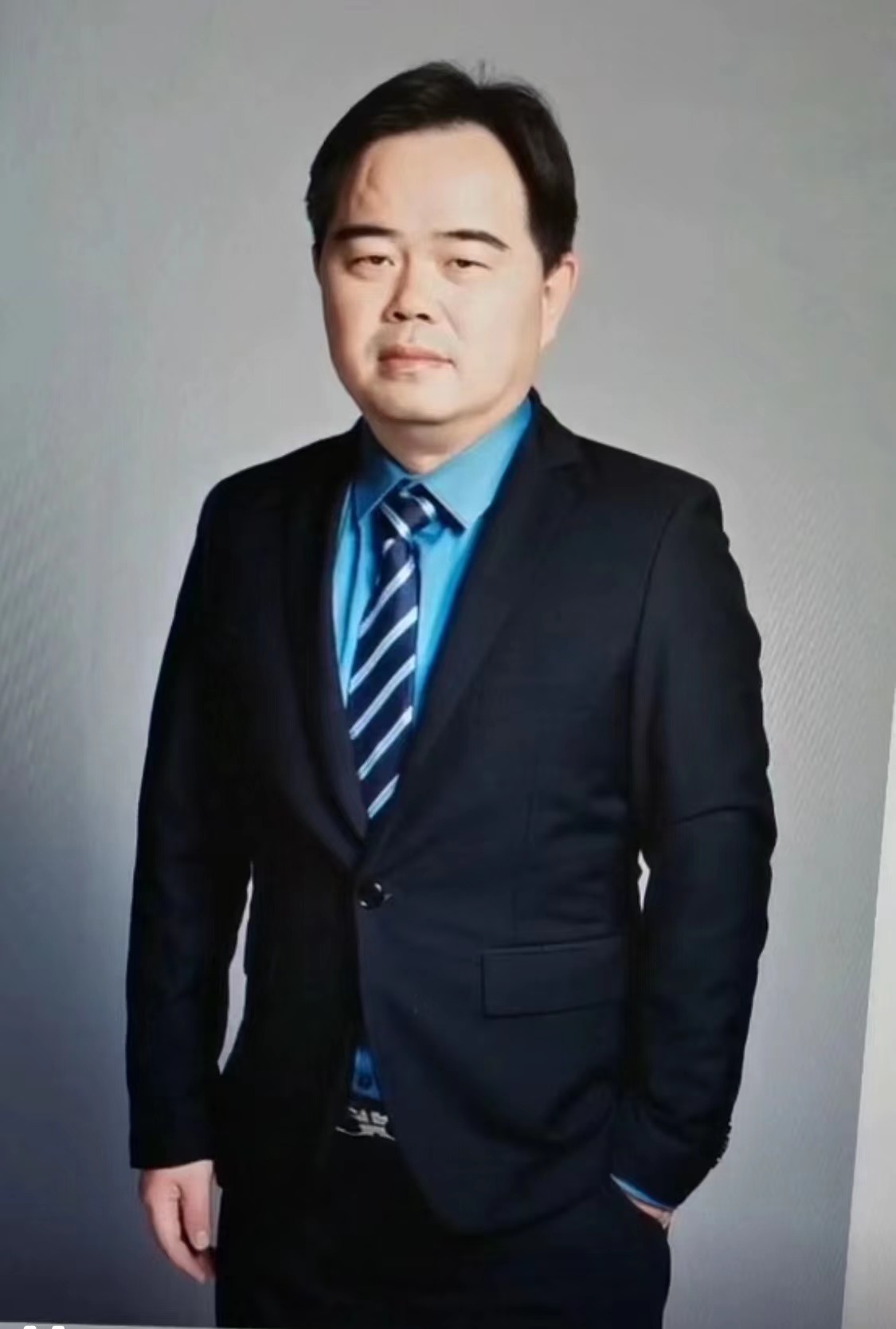 彭铸